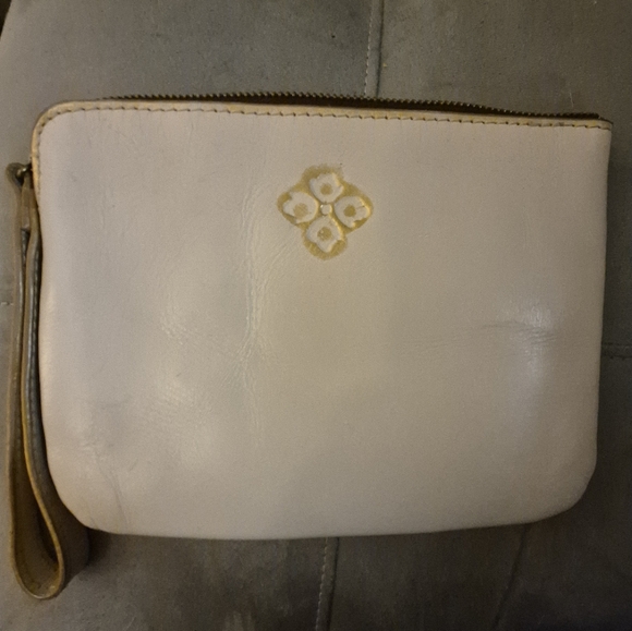 Patricia Nash CAPRI White Gold Tooled Leather Wristlet Wallet Bag - Picture 3 of 8